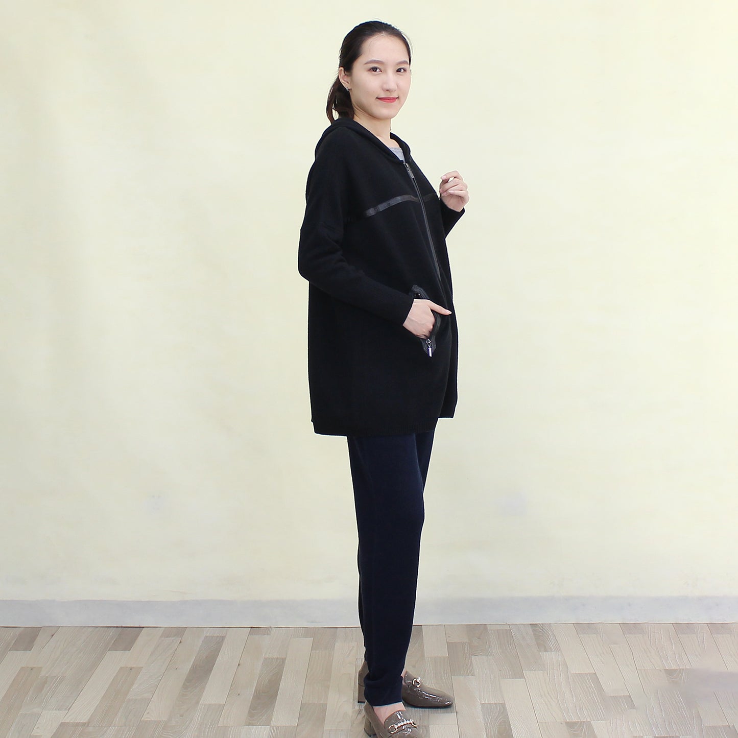 Women's cashmere cardigan