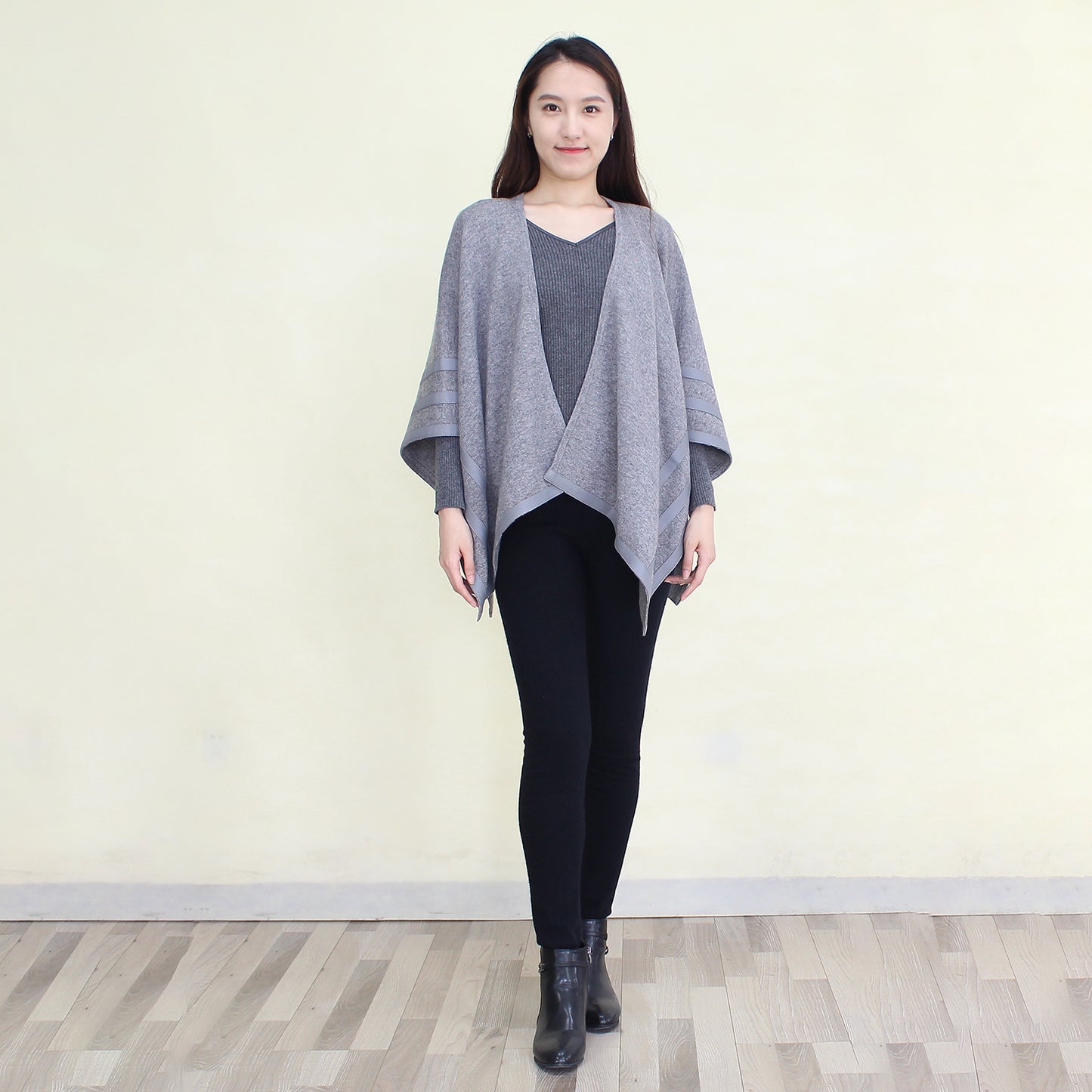 Women's cashmere with leather shawl