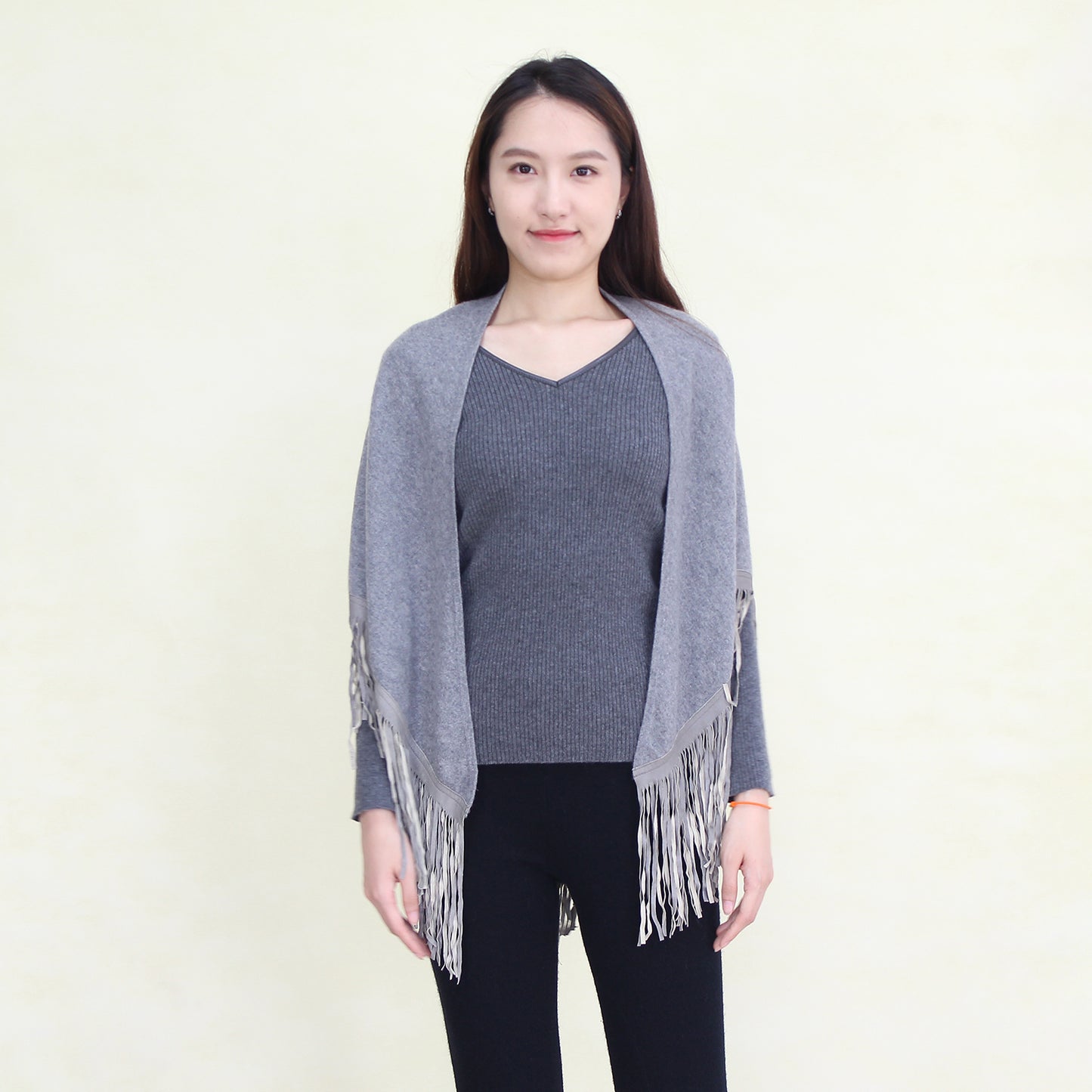 Women's cashmere shawl with leather