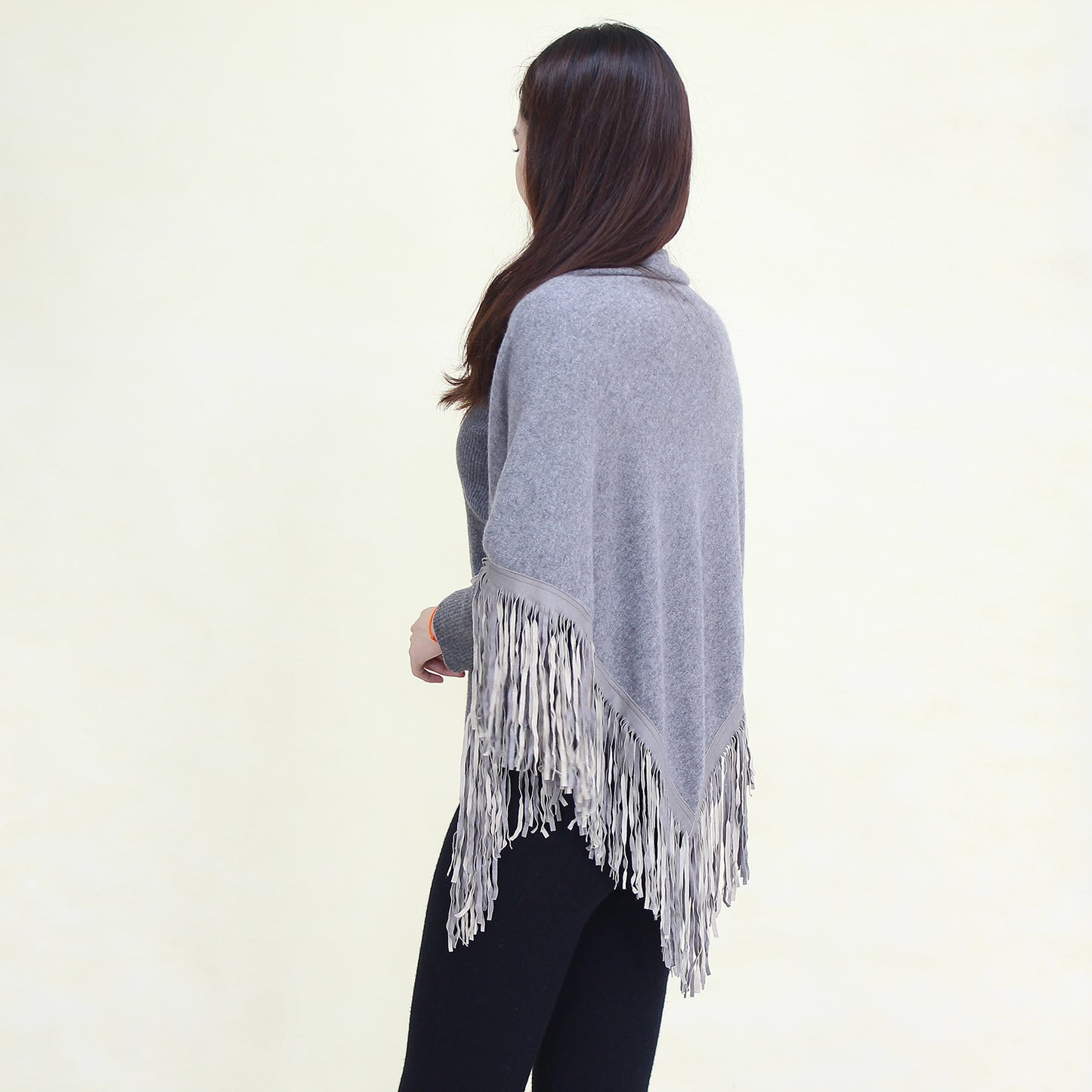 Women's cashmere shawl with leather