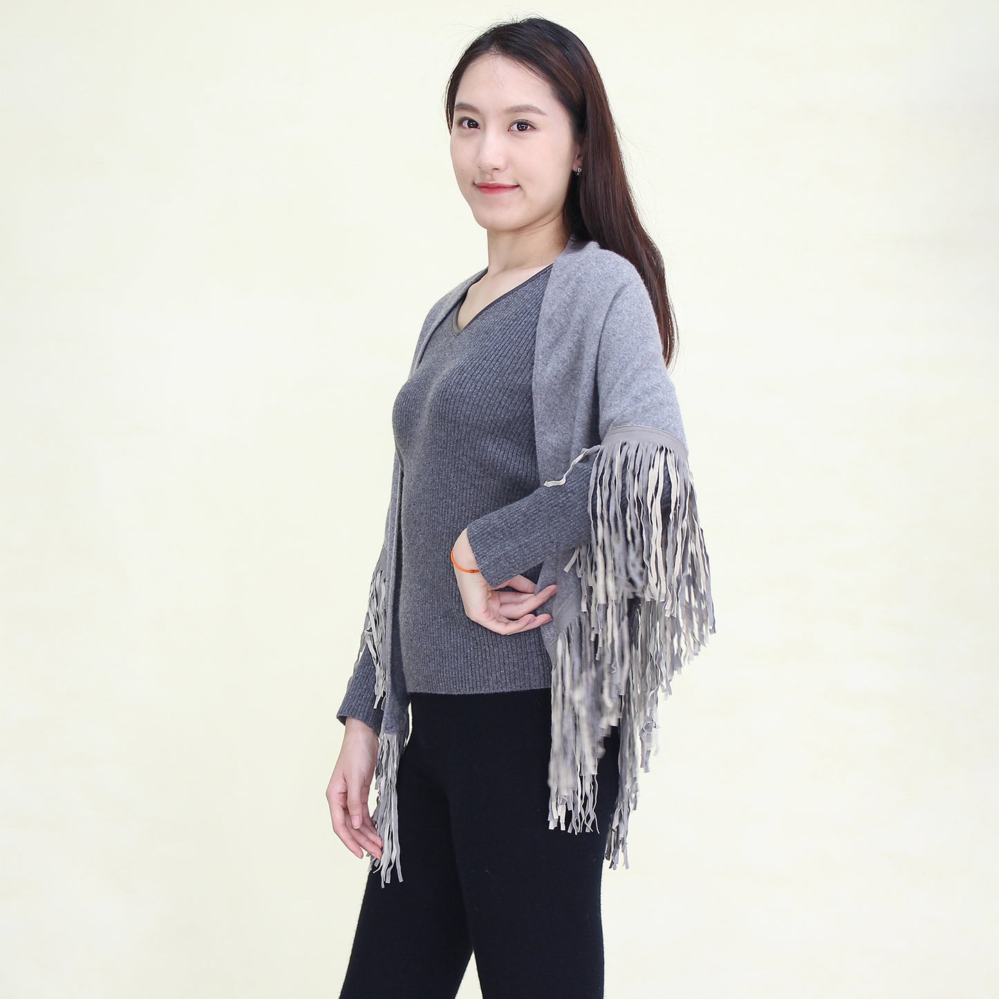 Women's cashmere shawl with leather