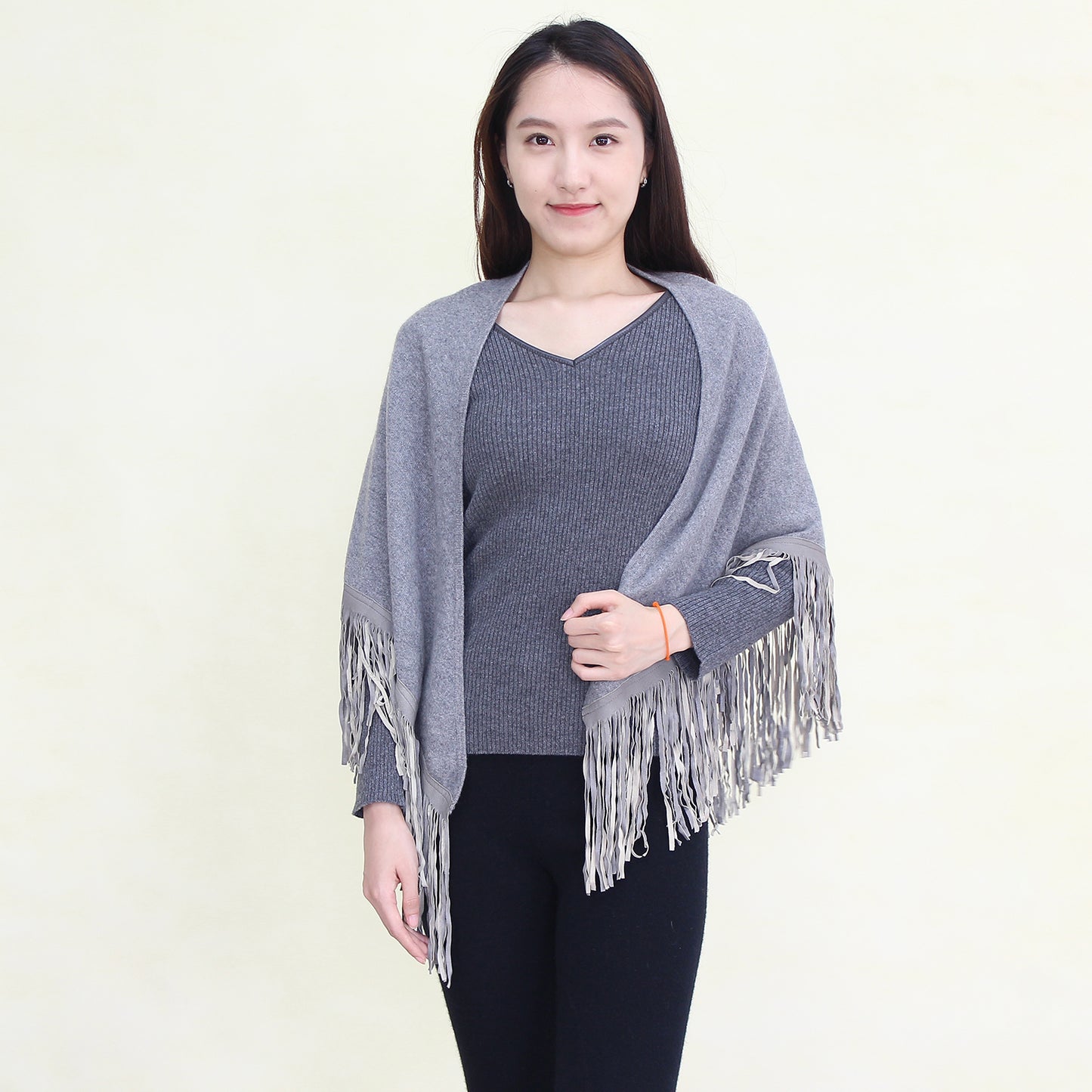 Women's cashmere shawl with leather