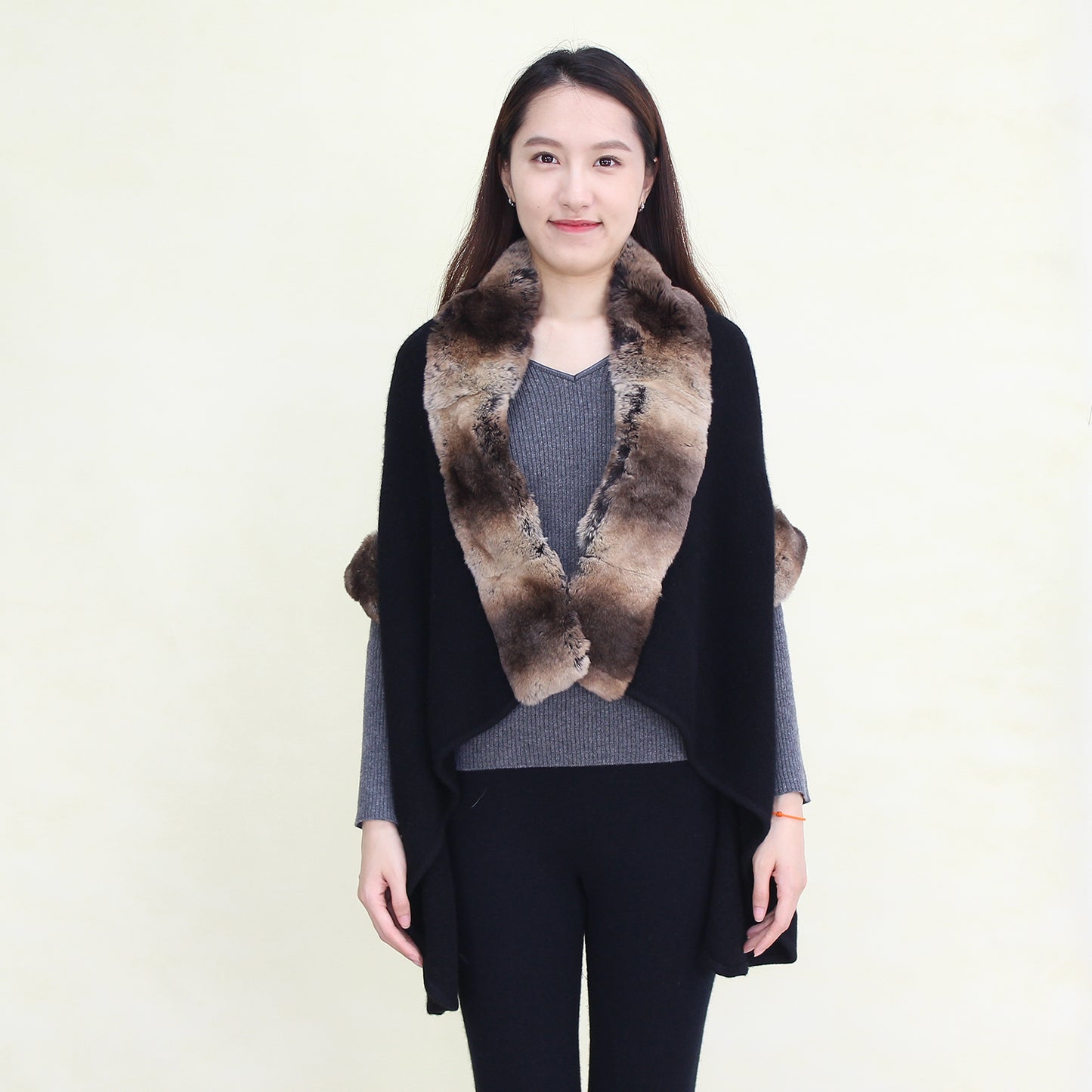 Women's cashmere shawl with fur