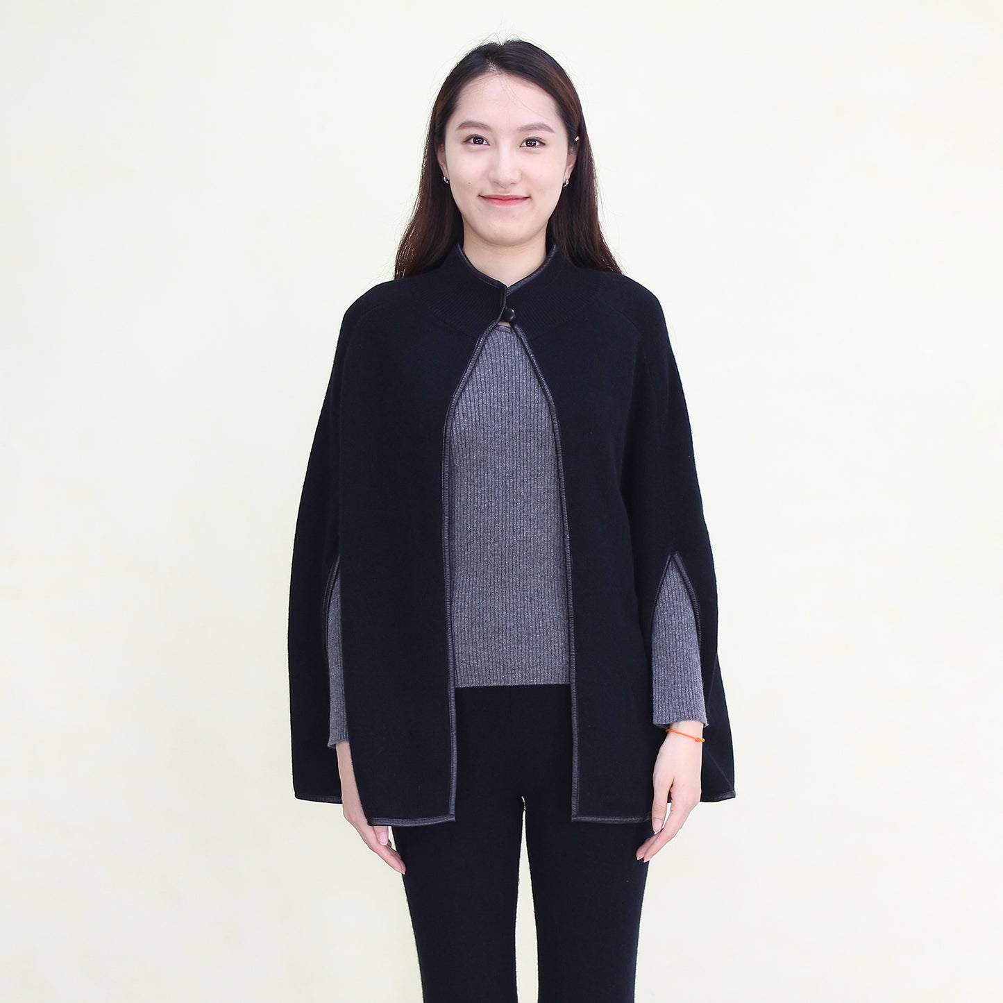 Women's cashmere shawl with sheepskin