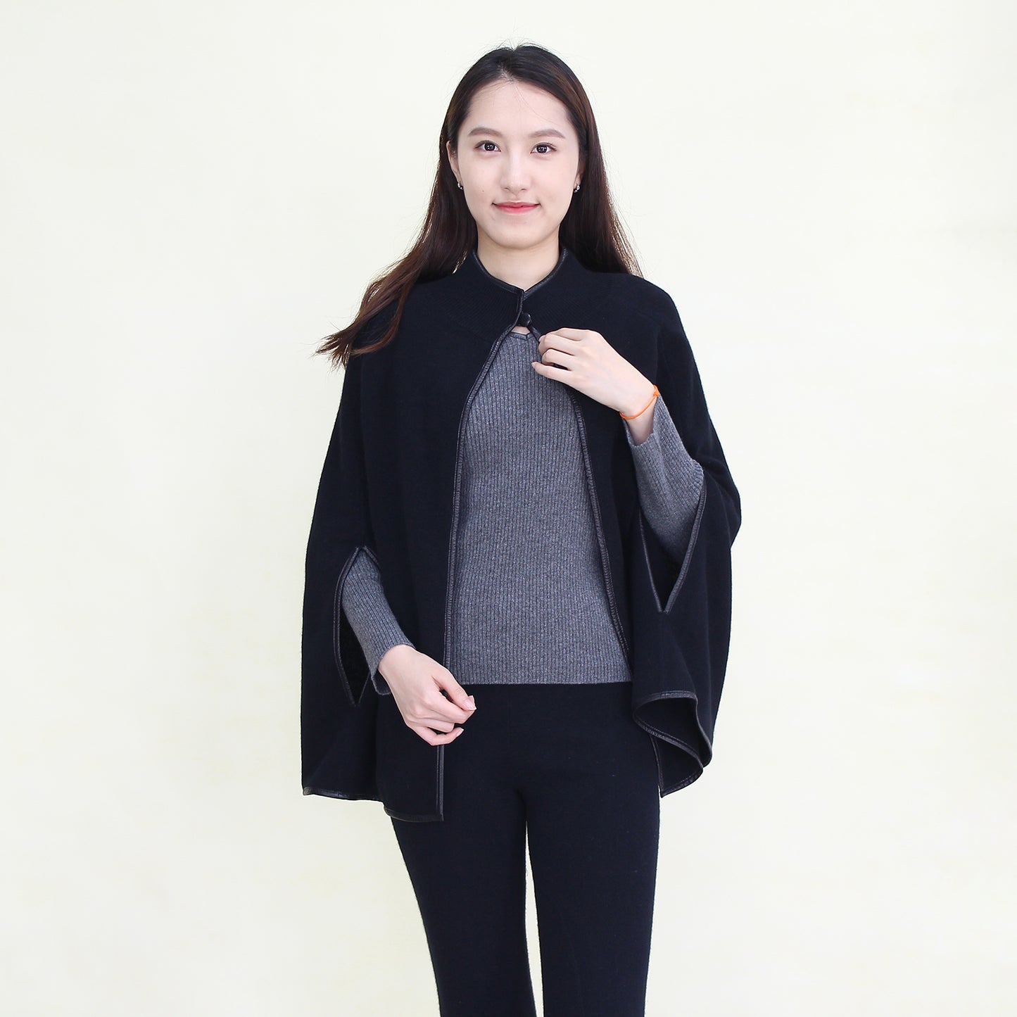 Women's cashmere shawl with sheepskin