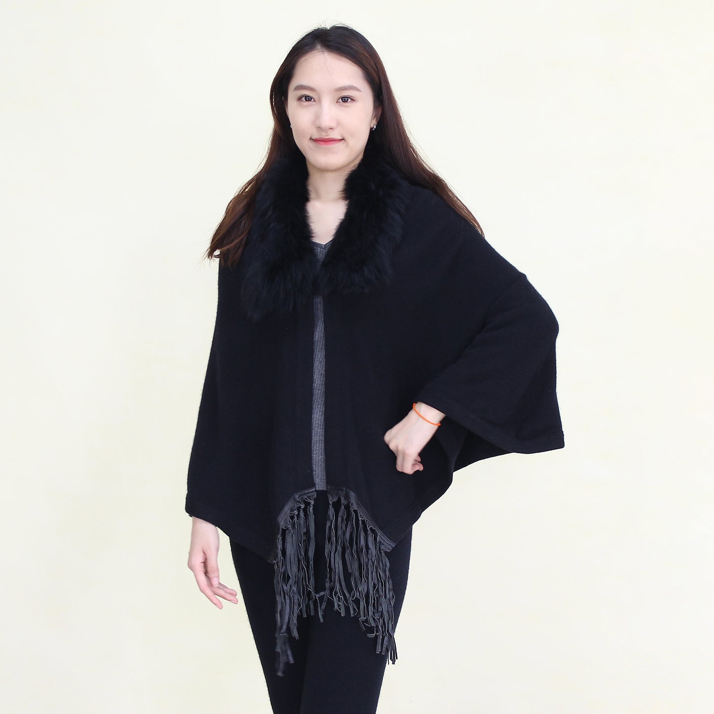 Women's cashmere shawl with fox fur collar