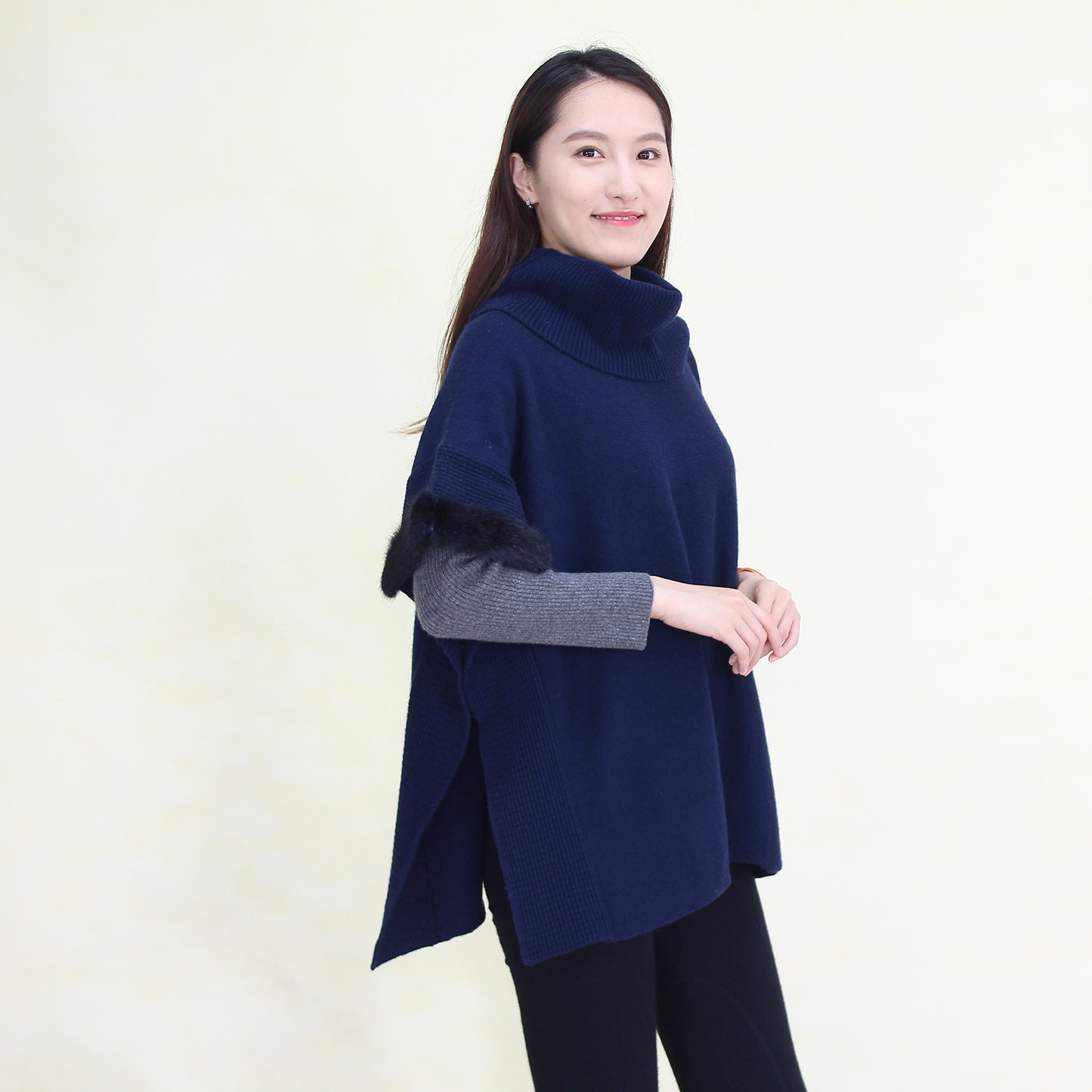 Women's cashmere pullover with mink