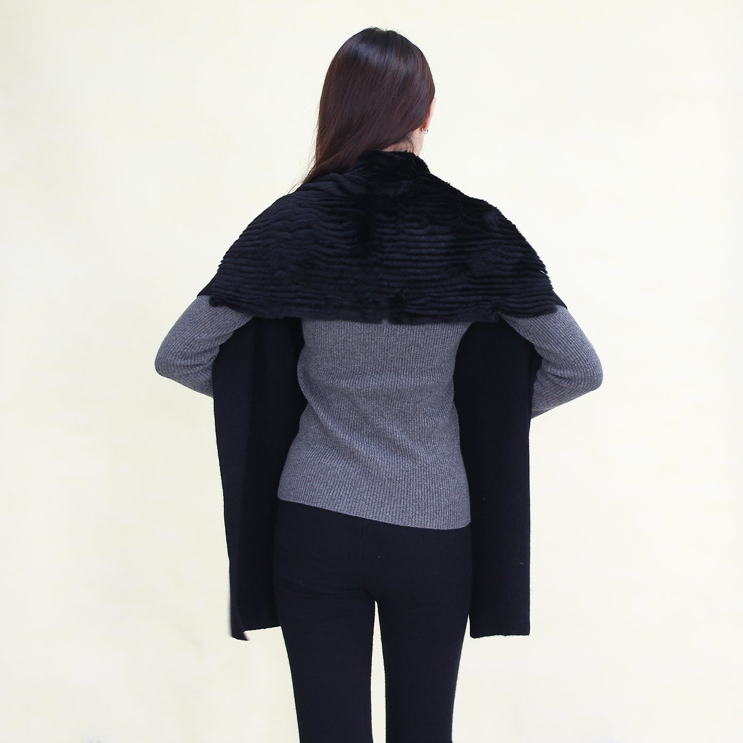 Women's cashmere shawl with mink