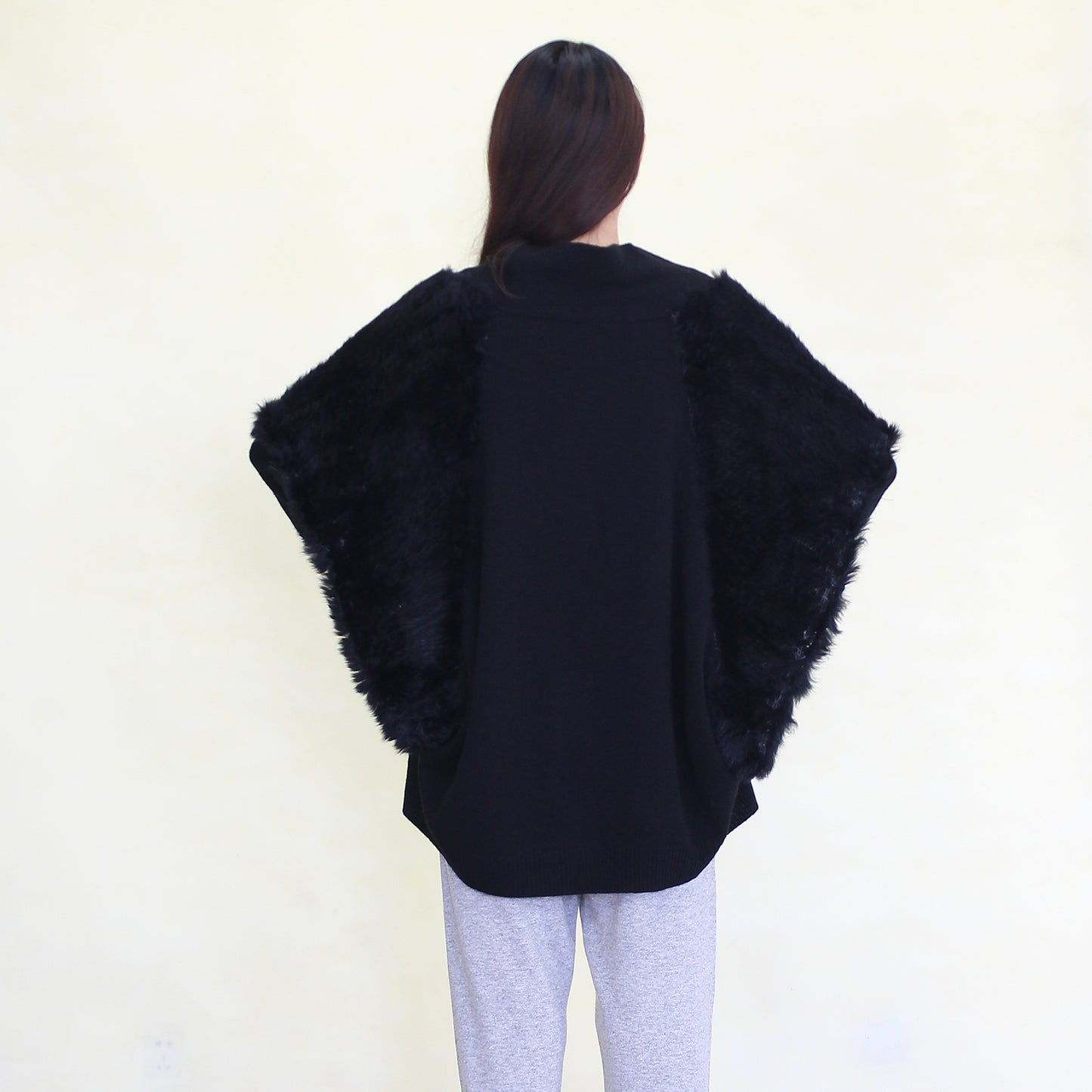 Women's cashmere and beach sheepskin pullover