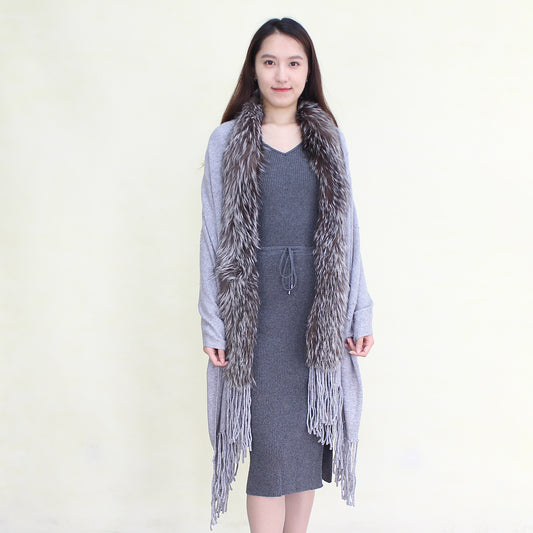 Women's cashmere shawl with fox fur