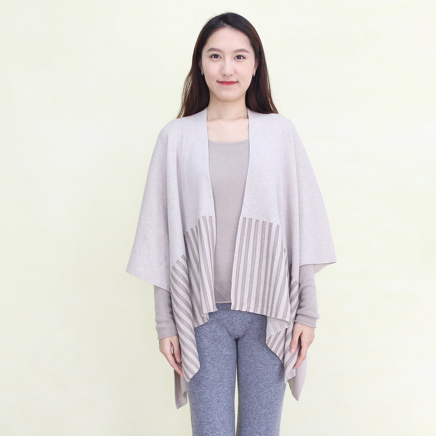 Women's cashmere shawl with leather