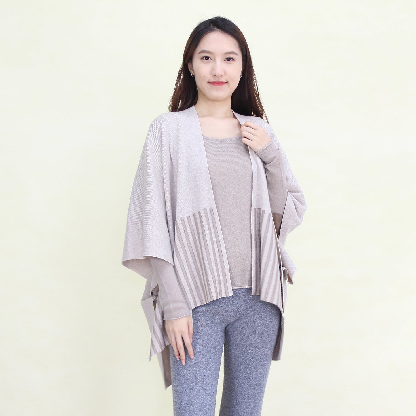 Women's cashmere shawl with leather