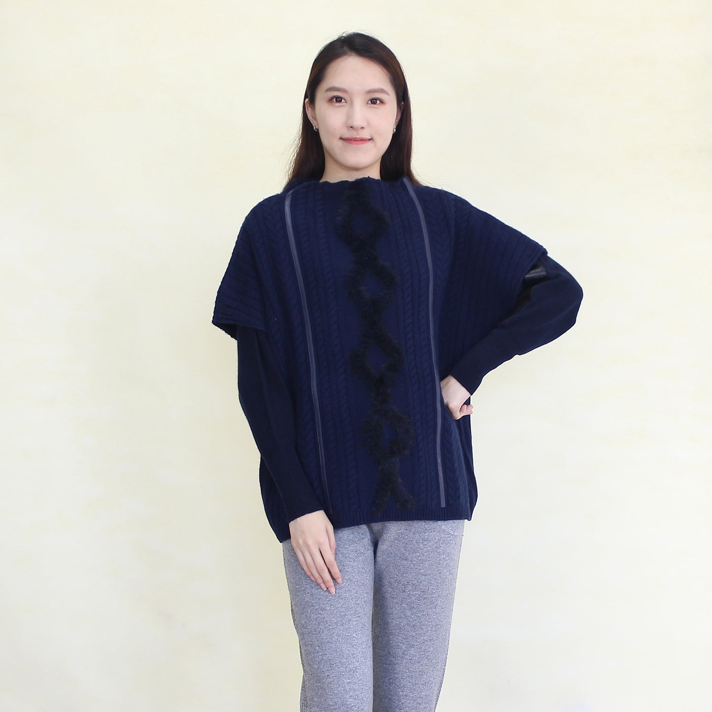 Women's cashmere pullover with mink