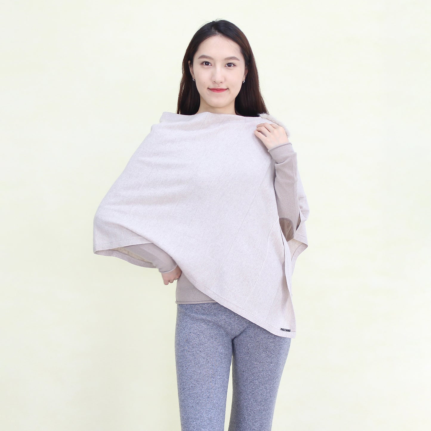 Women's cashmere shawl with mink