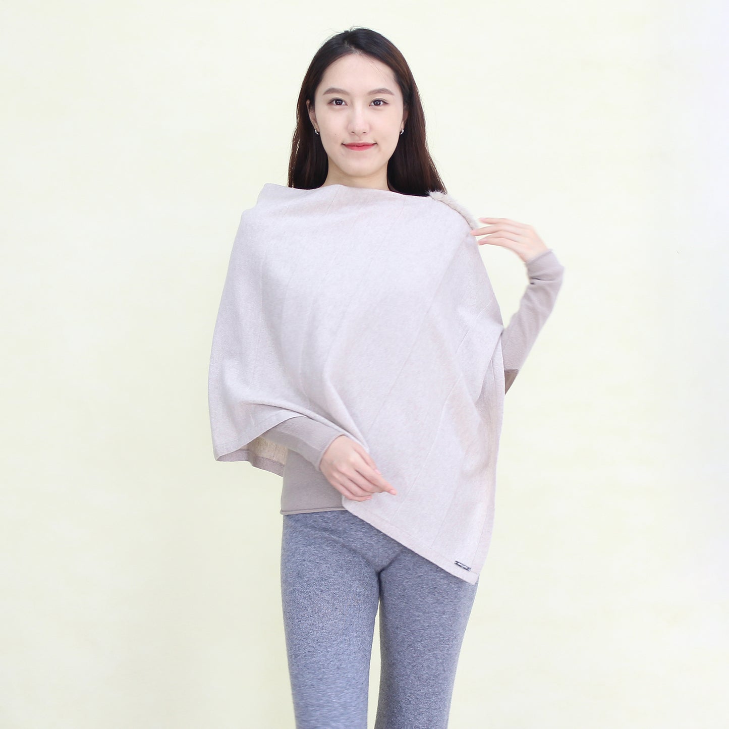 Women's cashmere shawl with mink