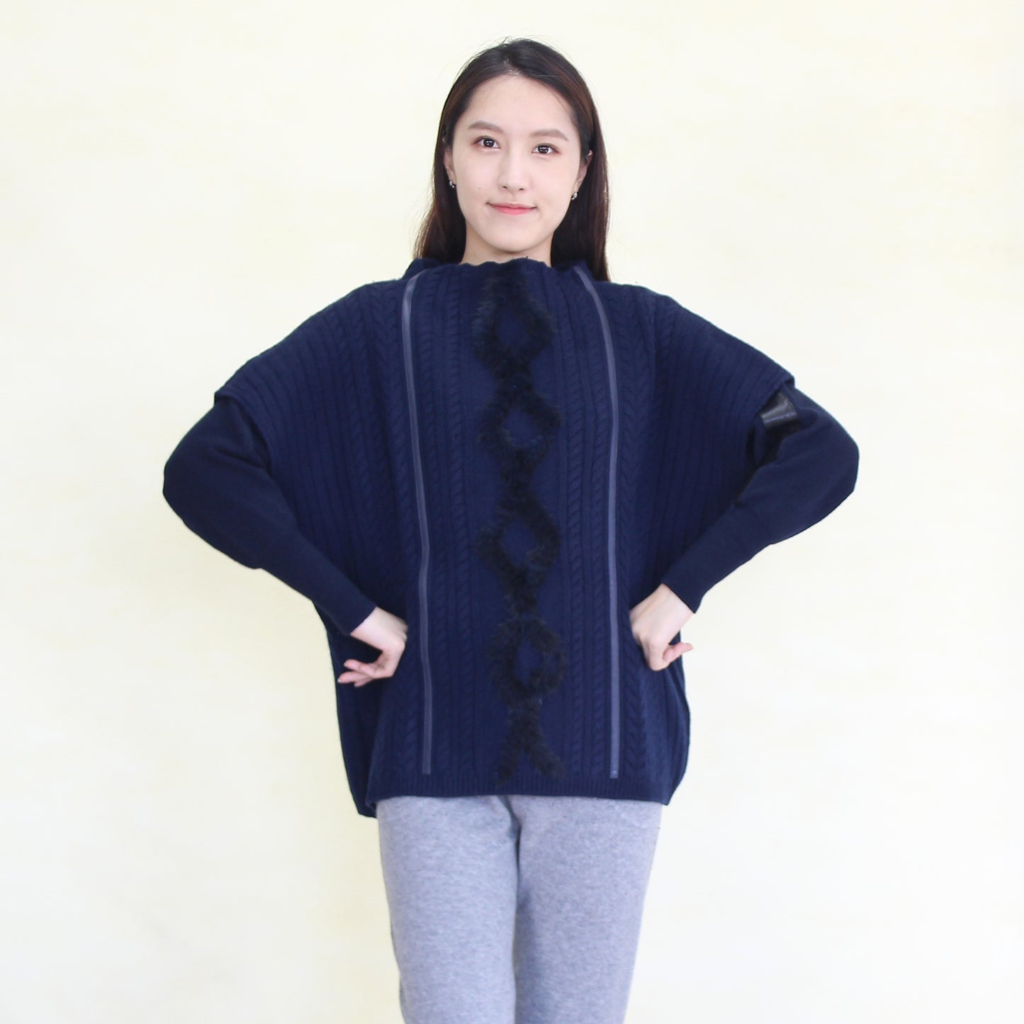 Women's cashmere pullover with mink