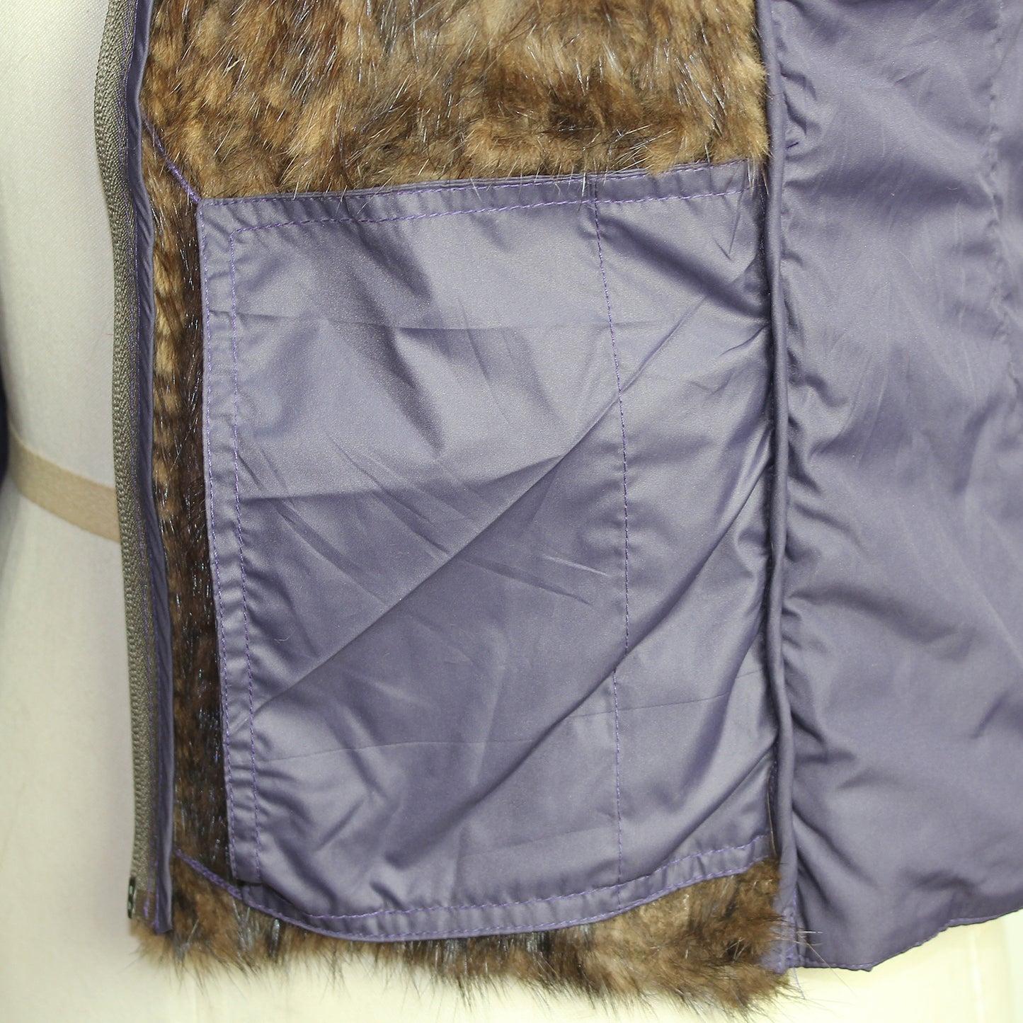 Women's knittrd mink vest