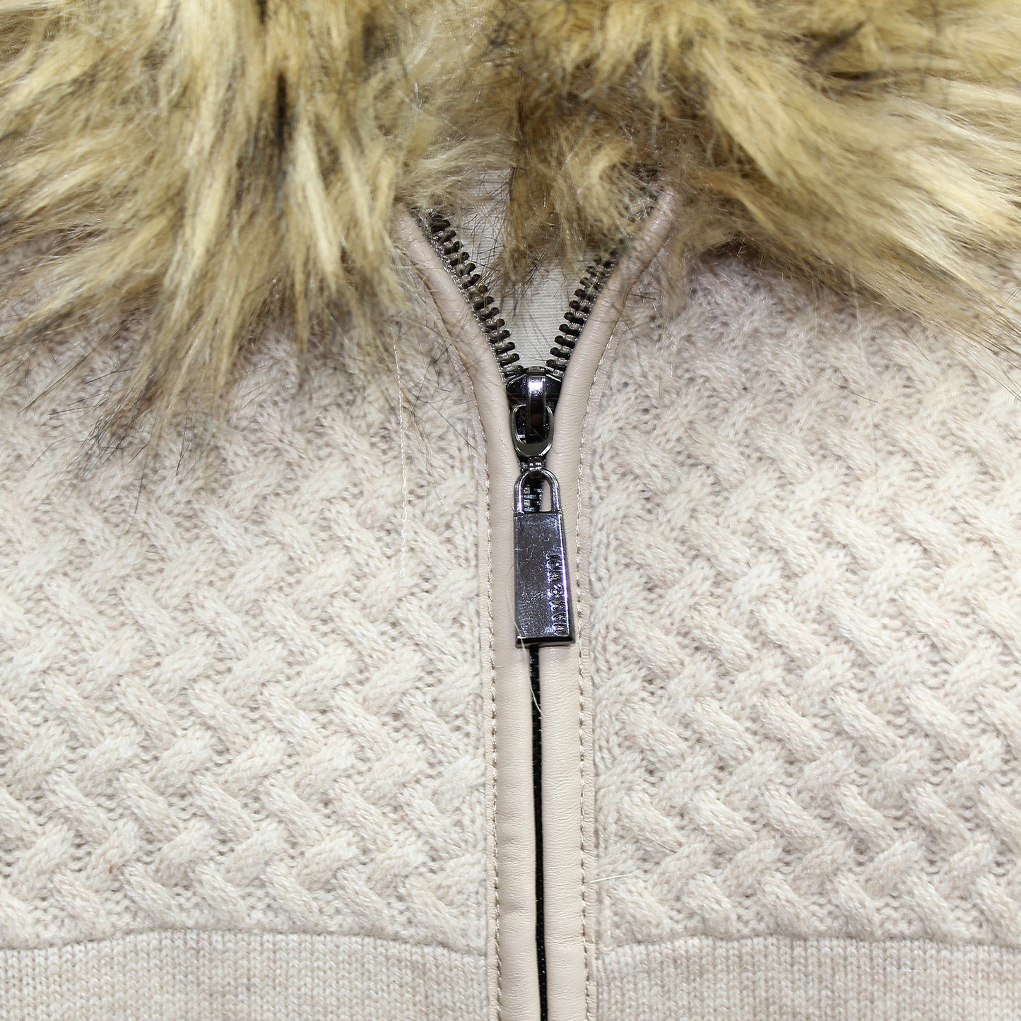Women's cashmere coat with fox fur trim