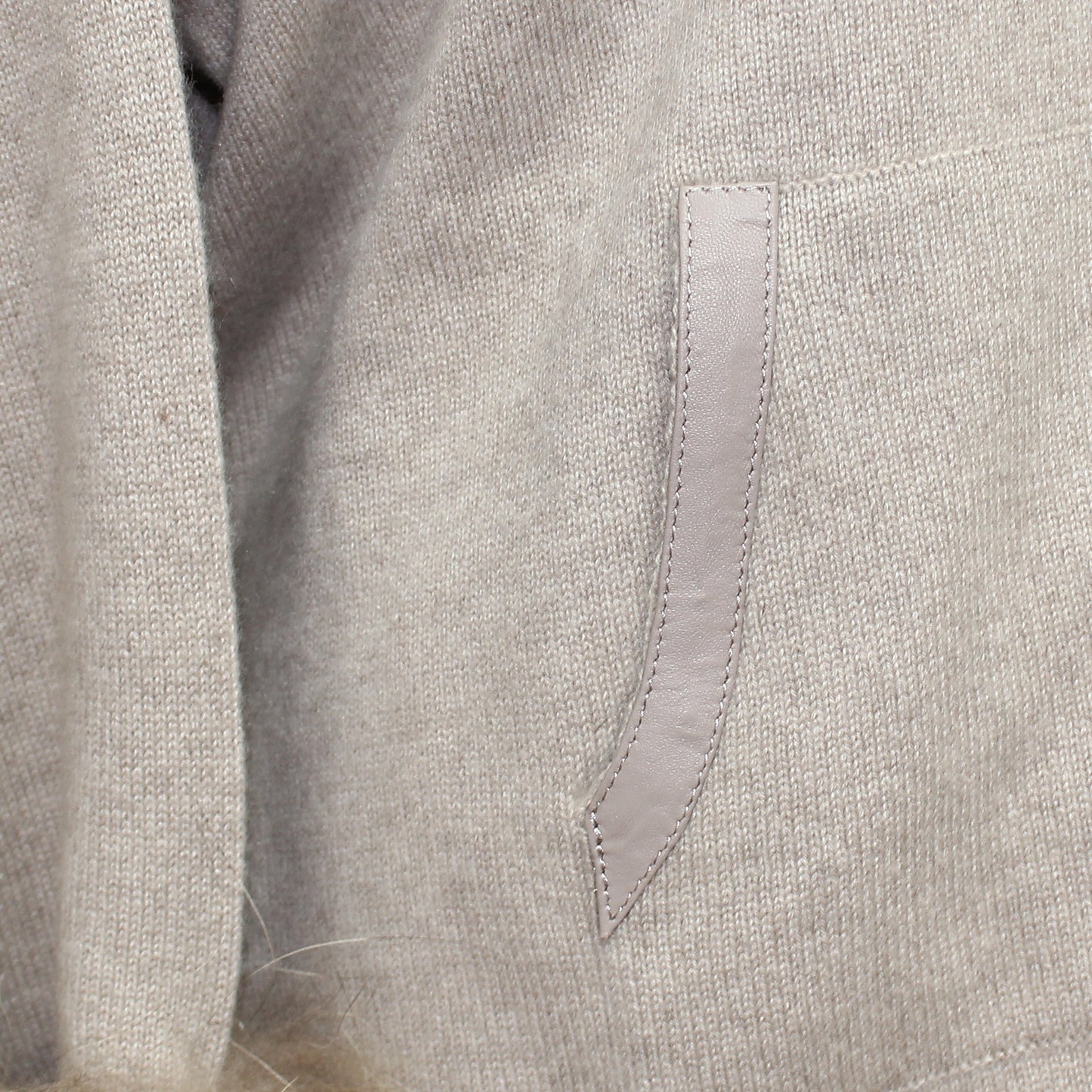 Women's cashmere coat with fox collar
